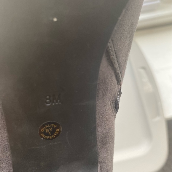 Liz Claiborne, charcoal suede booties - Picture 7 of 8